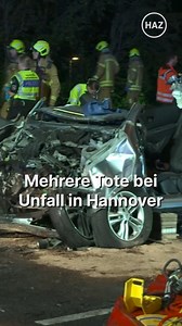 Der tragische Unfall von Hannover-Marienwerder hat ein viertes Todesopfer gefordert. Wie die Polizei am Dienstagabend mitteilte, ist ein 20-Jähriger seinen Verletzungen im Krankenhaus erlegen. Mehr dazu: https://bit.ly/3E5xhn5 | Hannoversche Allgemeine Zeitung / HAZ