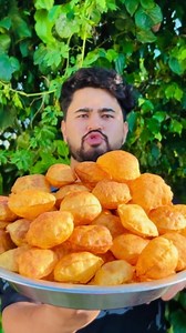 Shubham Joshi (Trippy Kitchen) on Instagram: "Here is the information about pani-puri Panipuri, also known as golgappas or puchkas, is a popular Indian street food that is a symphony of flavors, textures, and temperatures. These crispy, hollow puris (bread) are filled with a mixture of flavorful ingredients, including: - Spicy tamarind water (pani) - Soft, fluffy potatoes - Crunchy onions - Sweet, tangy chutneys - Fresh, zesty cilantro The combination of these ingredients creates an explosion of