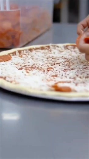 🍕 ¡ATENCIÓN AMANTES DE LA PIZZA!💙 Blue Pizzas te va a enamorar 📲¡Mándanos dm o haz tu pedido ya! #DameUnaRebanada #explore #PizzaGigante #Cuatroplaceres #PizzaCreativa #PizzaLovers #SaborSinLímites #LocuraDeSabores #Pepperoni #Power #HawaianaForever #DameUnaRebanada #sanluispotosi #sanluispotosi #plazadelcarmen #bluepizzas #blue #pizzas #cheese #felicidad #foryour #paratii #parati