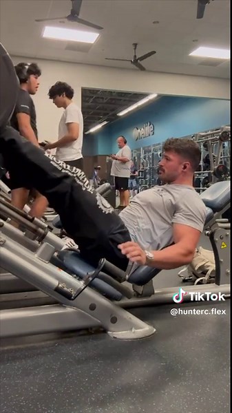 Simple and very effective trick to get that full range of motion and stretch under load for max stimulus!