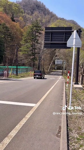 峠に轟くR1の咆哮 — YZF‑R1 山道動画