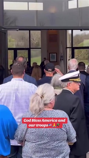 Beautiful moment as strangers show up to a Veterans funeral in Tennessee, so he wasnt put to rest alone. #veteran #rip #tennessee #godblessamerica #funeral