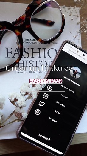 Linktree es una herramienta que nos permite unificar los enlaces de todas nuestras plataformas y Redes Sociales 🙌🏻 Es muy útil porque se puede personalizar, tiene también la versión para PC, y lo mejor ¡es que es gratuito! 🤩 Te dejo un mini tutorial para que puedas crear tu Linktree y tener todos tus enlaces en un mismo lugar ✨️ #linktree #tutoriallinktree #linkbio #gestionderedessociales #tipsparaemprendedores #negociodigital #creaciondecontenido #creadoradecontenidos #communitymanagerargent