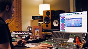 Just released: Chandler Limited Curve Bender by Softube The Chandler Limited Curve Bender plug-in is a mastering EQ based on the EMI TG12345 mixing console from Abbey Road Studios. Four bands per channel plus high and low pass of the Curve Bender are complemented in the virtual version of Softube by a link function and an integrated MS division. This makes the already powerful Curve Bender a versatile and powerful tool for mastering and mixing. | Best Service