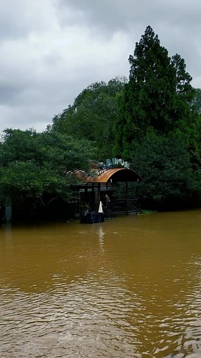 Bill Cross on Instagram: "[Update: Open for business 👀} Canoe Restaurant on Paces Ferry suffers major flooding post hurricane Helene, 23.75 feet crested river level, normally 3 feet. 09/27/24 Atlanta, Georgia #mavic3pro #canoerestaurant #helene #hurricanehelene"