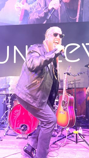 Former Voice Winner Huntley rocks the Ole Red Nashville stage for The Voice Double Chair Takeover! | The Voice