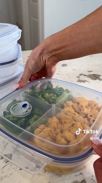 Leftovers made easy!🤩 No more microwave messes with the LocknLock Divider Plates with Vented Locking Lids! All you have to do is prop the lid on the container, open up the venting lid, pop it into the microwave, and ENJOY!😋 Grab your new kitchen container must-have! #locknlock #leftovers #kitchencontainer #LoveQVC