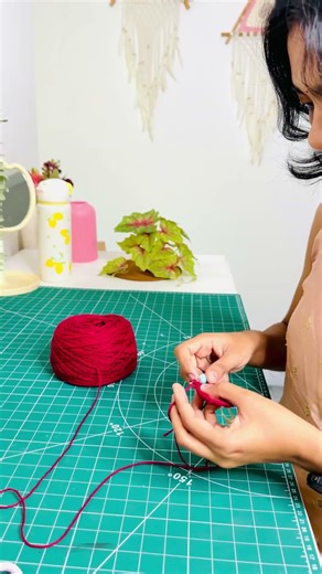 Let’s make a granny square in vintage style✨🤍