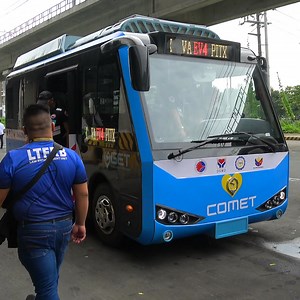 💙🚍 LOVE BUS FREE RIDE NOW IN METRO MANILA! The iconic Love Bus is back - this time as modern electric minibuses offering free rides for commuters in Metro Manila. These new Love Buses feature: ✅ Air-conditioning & spacious seating ✅ CCTV for safety ✅ Low-floor entry with wheelchair access via foldable ramp According to the DOTr, the return of the Love Bus was promised by PBBM during his State of the Nation Address (SONA). The program aims to make commuting more affordable, accessible, and eco-