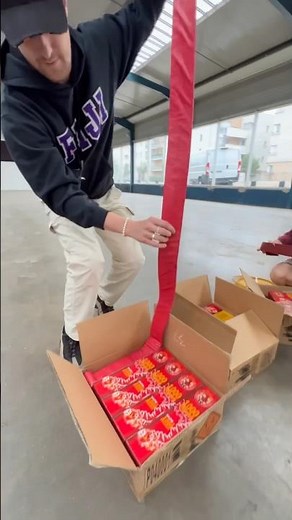 J’ai fais la plus grande mitraillette pétard au monde 🧨