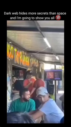 Banned Files on Instagram: "日本利用压电瓷砖将脚步转化为电能。这些瓷砖捕捉来自 你脚步的动能。当你行走时,你的重量和动作会对瓷砖产 生压力。瓷砖会轻微弯曲,从而产生机械应力。瓷砖内部 的压电材料将这种应力转化为电能。每一步都会产生少量 电荷,而数百万步结合在一起就能产生足够的电力来驱动 LED 灯、数字显示屏和传感器。在像涩谷车站这样繁忙的 地方,每天大约有240万个脚步为这一系统作出贡献。这 些电能可以被储存或立即使用,从而减少对传统电力来源 的依赖,并支持可持续的城市基础设施。这种方法将日常 运动转化为实用的可再生能源 #日本 #知识 #事实 #你知道 吗 #推荐 科技 创新 历史 技术 实验 热门 日本利 用压电瓷砖将脚步转化为电能。这些瓷砖捕捉来自你脚步 的动能。当你行走时,你的重量和动作会对瓷砖产生压 力。瓷砖会轻微弯曲,从而产生机械应力。瓷砖内部的压 电材料将这种应力转化为电能。每一步都会产生少量电 荷,而数百万步结合在一起就能产生足够的电力来驱动 LED 灯、数字显示屏和传感器。在像涩谷车站这样繁忙的 地方,每天大约有240 万个脚步为这一系统