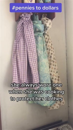 My mother's homemade aprons 1950s-1960s #sewing #frugalliving #diy