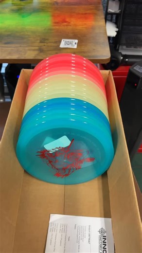 One of the best molds ever? Id say yes, the Innova Molded FD is a magical disc. I bagged them for years. These are tempting and i may snag one for myself. Don’t sleep on these, they don’t come out often, and never in glow! #innova #Flexlinediscs #glow | FlexlineDiscs