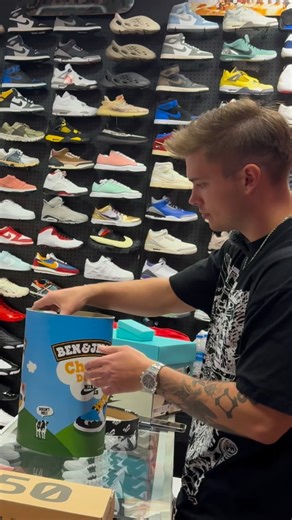 54K views · 430 reactions | He brought through some HEAT  Follow for more content! Put your favorite pair down in the comments ⬇️ | Heat Archive | Facebook