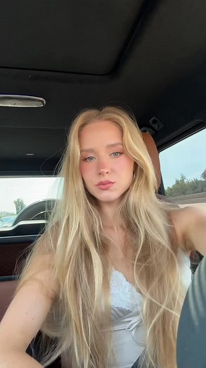 Caroline Zalog on Instagram