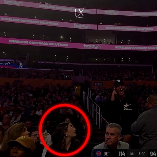 Marlon at the Lakers game. Ref not doing anything @Marlon #marlon #marlon3lg #bp #viral #edit