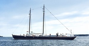 Here’s the Menu for Grand Banks, a Floating Oyster Bar