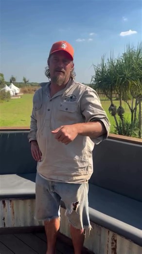 Travis Fimmel's Enthusiastic Testimonial for Yellowgate