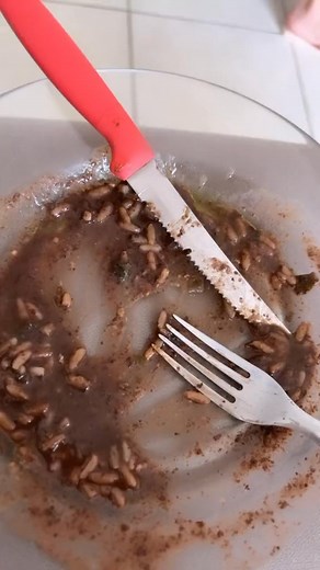 81K views · 2K reactions | Babies have a reflex to automatically turn their head towards a touch on their cheek. | Paide Primeira Viagem | Facebook