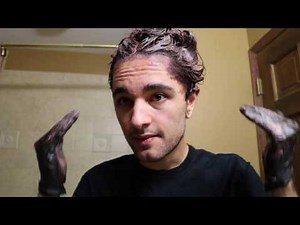 How to touch up your roots using a foam hair color