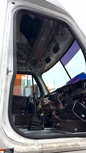 Freightliner Cascadia custom Interior #truckdriver #semitrucks #18wheeler #trucklife #trucking #bigrigs | Florida Finest Customs