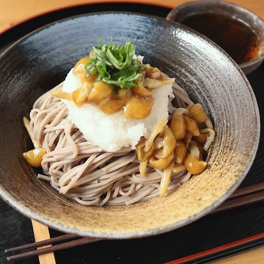 シンプルに美味しい なめこおろし蕎麦 作り方・レシピ | クラシル