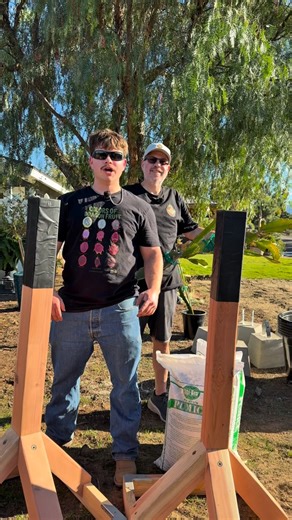 Dropping off dragon fruit plants and teaching how to prune dragon fruits ￼ #dragonfuits #sustainablefarming #gardening #pitahaya #dragonfruitfarm | My Dragon Plug