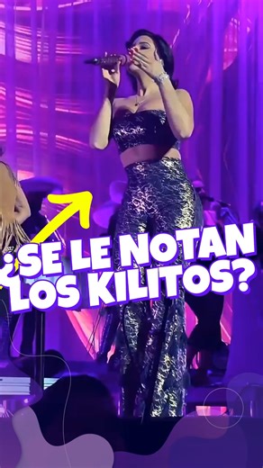 Pajarite on Instagram: "El vestuario de #AngelaAguilar no le ayudó a ocultar los rollitos"