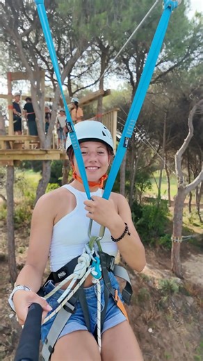 The Adventure Park at Pine Cliffs Resort remains open even after summer, offering activities for the whole family, with treetop circuits. Challenges, fun, and moments of pure adrenaline all in a safe and unforgettable experience. Advance booking required. More information in the link in the bio. // O Parque Aventura do Pine Cliffs Resort continua aberto mesmo após o verão, oferecendo atividades para toda a família, com circuitos de arborismo. Desafios, diversão e momentos de pura adrenalina. Num