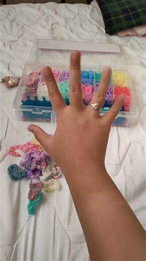 don't talk to me if you hate loom band bracelets recreating cuz first one got viral