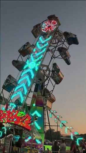 Zipper Ride In HDR Video! #hdrvideo #fair #carnivalrides #amusementpark #illinois