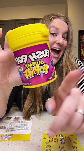 How to Eat Push Pop Gummy Pop-Its: A Fun Candy Unboxing Experience!