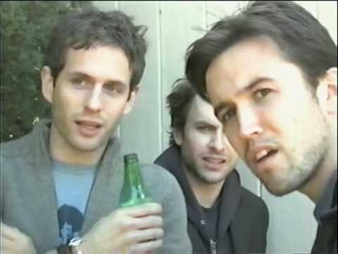 Mac Meets Carmen | Pilot (It's Always Sunny in Philadelphia)