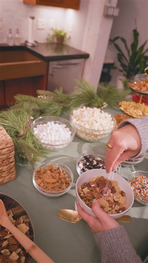 A holiday party with a Chex Party Mix Tablescape? It’s a snack lover’s dream, where everyone can create their own unique mix! 😌 Are you team sweet or savory Chex Party Mix? Let us know! ⬇️ | Chex