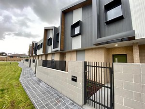Leased Townhouse 11 Valrena Way, Pakenham VIC 3810 - Jul 14, 2020