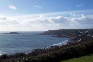 30 reactions | NEW PROPERTY: Windwhistle. Located near Looe on the south coast of Cornwall, this sleeps four holiday home also welcomes two dogs and boasts uninterrupted sea views along the cliffs over Looe Bay. For more information or to book visit: https://www.corncott.com/cornwall/south-cornwall/looe/windwhistle-129/ | Cornish Traditional Cottages | Facebook