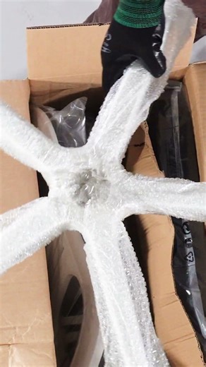 Desde que abres la caja, sabes que no es una silla cualquiera