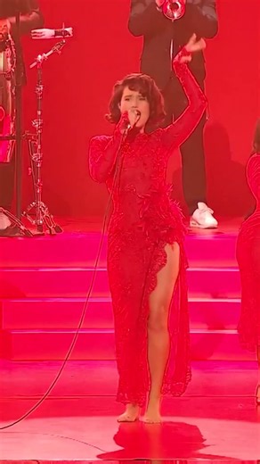 Raye con la sua hit WHERE IS MY HUSBAND! ai VMAs 2026