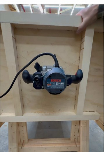 Built the simplest router table in the shop. Fast, easy, and perfect f...