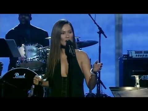 Grammy 2009 - Tia Carrere and Daniel Ho - He Aloha Mele