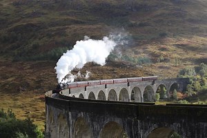 Flying Scotsman visits Edinburgh to mark its 100th birthday