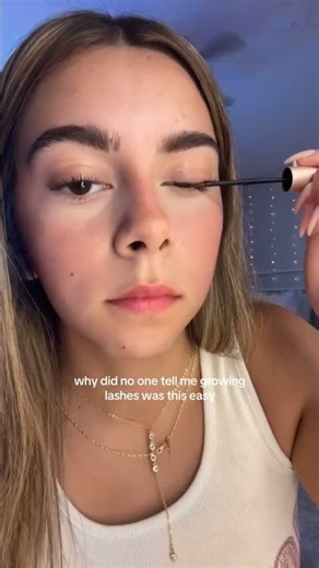 Once you discover the power of Lash Therapy, there's no going back 💅🏼