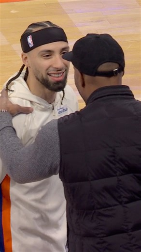 “It starts with you bro!” 😎 Jose Alvarado mic'd up as he interacts with Michael Strahan & hypes up his teammates! 🗣️ SAS-NYK on ABC Tap to Watch ➡️ https://www.nba.com/how-to-watch-game-redirect/0022500868?partnerRef=NBA&platform=Facebook&surface=Post | NBA