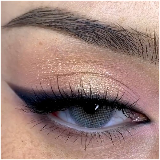 Romantic eye makeup look for a romantic dinner 😍 | MetDaan Makeup