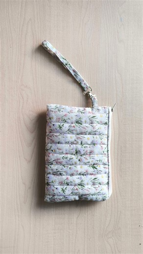 Part 2. DIY wristlet keychain for pouch. The pouch tutorial check the reels before this #scrapfabric #diy #crafting #sewingproject #diyproject #handmade #sewingideas #giftideas #craft #sewinginspiration | Yulianti Blossom