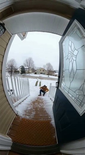 Guy takes a hard fall and acts like nothing happened😭😭 #funny#funnyshorts#fyp #foryou#foryoupage