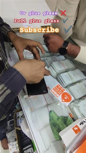 uv glue glass vs normal glue glass for curved phone 🆕✔️#shorts #techshorts #glueglass#curved