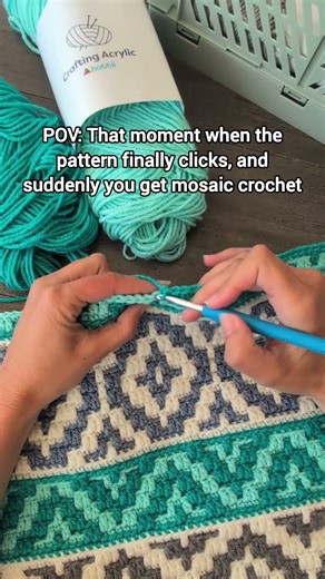 Overlay Mosaic Crochet: the magic of color and pattern 🧶✨ #mosaiccrochet