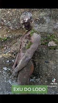 Quá quá quá quá, a primeira gargalhada Exu do Lodo é quem dá!