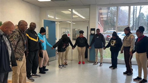 Lexington Food Pantry volunteers were led in prayer by Pastor Danny Johnson of Newport Missionary Baptist Church. We are grateful for his leadership and prayers. Wishing everyone a blessed and Merry Christmas.💚🎄💚 Church Of God In Christ, Inc. Mississippi State University Extension Service Community Foundation for Mississippi Mississippi Wildlife Federation Holmes County Consolidated School District UM CREW Feeding America MS Food Network Extra Table | Lexington MS Food Pantry